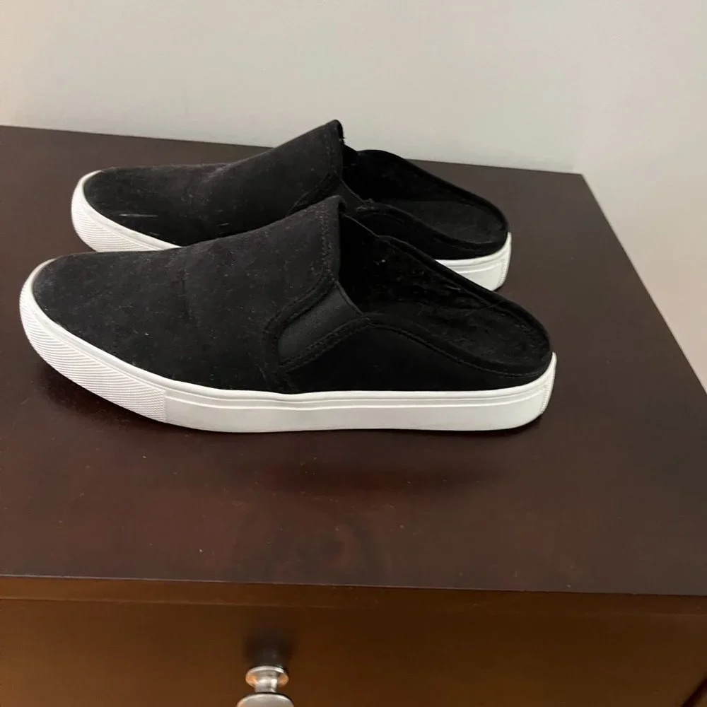 Steve Madden Black Faux Suede Slides 7